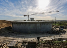 Budowa zbiornika wodociagowego. Zdjęcie z zewnątrz 